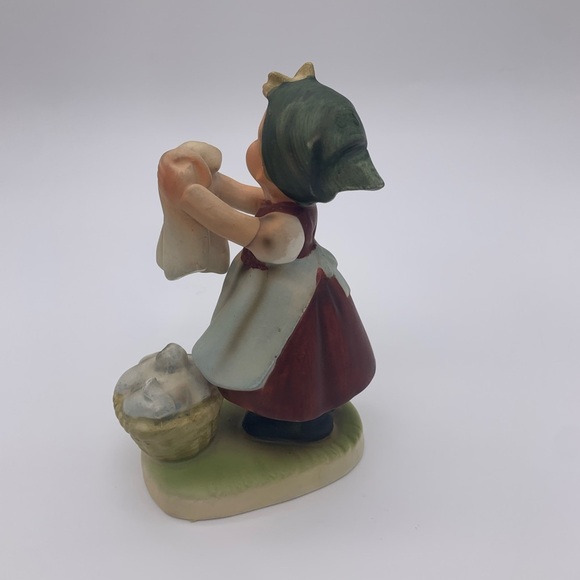 NAPCO WARE Japan Wash Day Girl Vintage Figurine # 8749 Red Dress Bandanna 6” - Picture 6 of 12